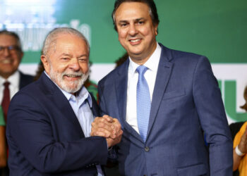 Lula dá posse a Camilo Santana e mais 36 ministros