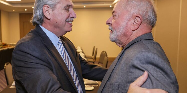 Lula parte neste domingo para primeira viagem internacional de governo