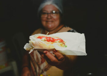 Prefeitura realiza cadastro de ambulantes para o Pré-carnaval de Aracati com Bell Marques