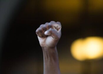 Entenda a nova lei que equipara a injúria racial ao racismo