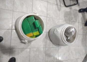 Polícia apreende mais de 33 quilos de entorpecentes enterrados em tambores em Canoa Quebrada