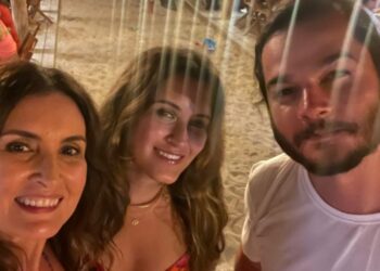 Fátima Bernardes curte férias em família no Fortim