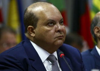 Moraes afasta governador do Distrito Federal por 90 dias