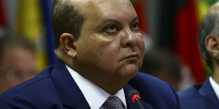 Moraes afasta governador do Distrito Federal por 90 dias