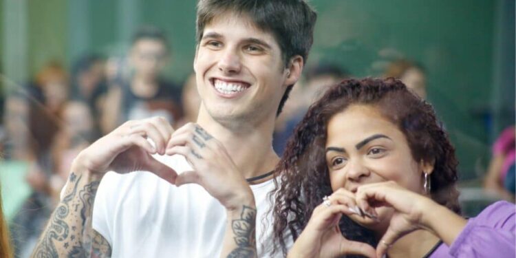 Gabriel e Paula são escolhidos pelo público para entrar no BBB 23