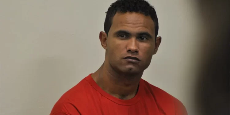 Justiça concede liberdade condicional ao goleiro Bruno