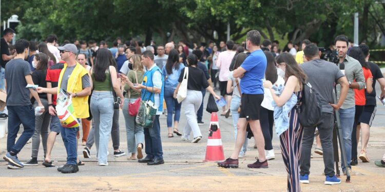 Provas do Enem são reaplicadas hoje e amanhã a 3,2 mil estudantes