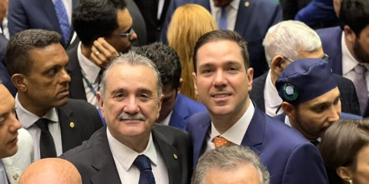 Deputado federal Eduardo Bismarck toma posse na Câmara dos Deputados em segundo mandato consecutivo