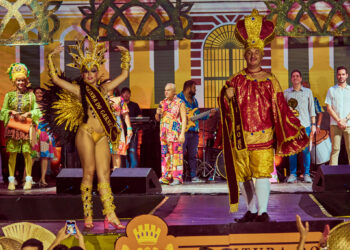 Aracati: Festa da Rainha e Rei do Carnaval homenageia Mercado Municipal e movimenta a noite de sábado