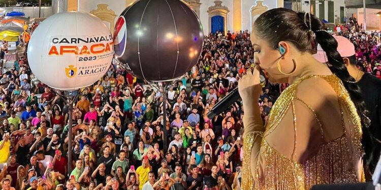 Mari Fernandez, Matheus Fernandes e Zé Cantor fecham Carnaval de Aracati 2023