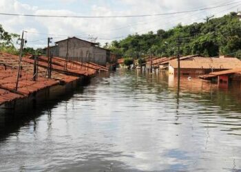 Cerca de quatro milhões de pessoas vivem em áreas de risco no Brasil