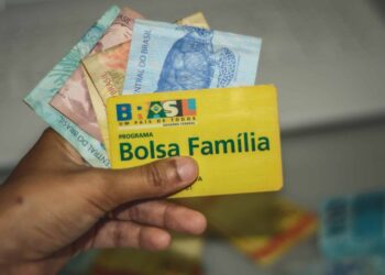 Bolsa Família voltará a exigir frequência escolar e vacinação
