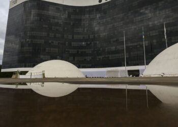 Corregedor do TSE nega pedido de Bolsonaro e mantém minuta em ação