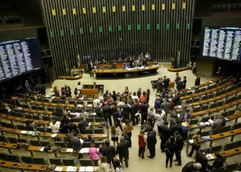 Estudo mostra como as parlamentares são ofendidas nas redes sociais