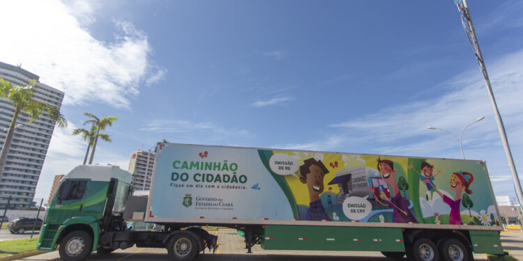 Com nova tecnologia, Caminhão do Cidadão realiza fotos e coleta de digitais com biometria