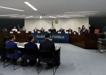 Ministros do STF e governo defendem redes reguladas; empresas rebatem