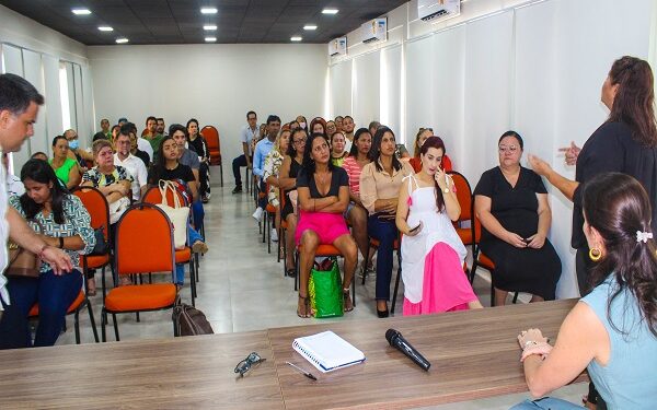 “Espaço Aracati” é apresentado a artesãos do município