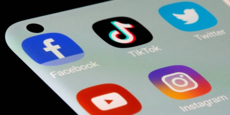 Proposta do governo inclui punição de big tech por conteúdo golpista e transparência de algoritmo
