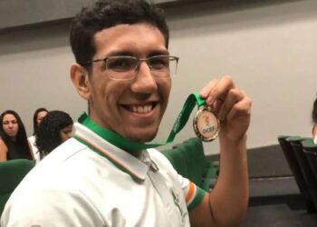 Enem 2022: estudante da rede pública estadual obtém 1º lugar em Direito na UFC