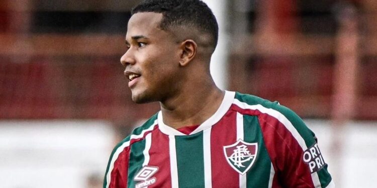 Fluminense-RJ assina contrato com jogador do Atlético Cearense, natural de Aracati