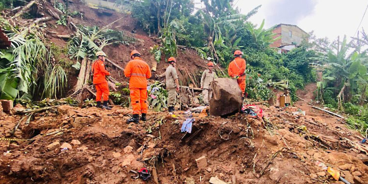 Governador se solidariza com vítimas de deslizamento em Aratuba e coloca estrutura do Estado à disposição