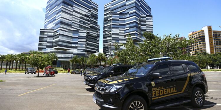PF vai apurar se houve crime no caso de joias dadas pelo governo árabe