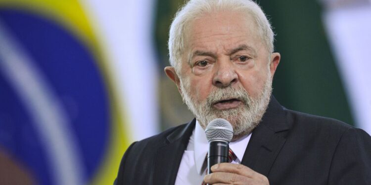 Lula repreende ministros que divulgam ‘genialidades’ sem consultar a Casa Civil