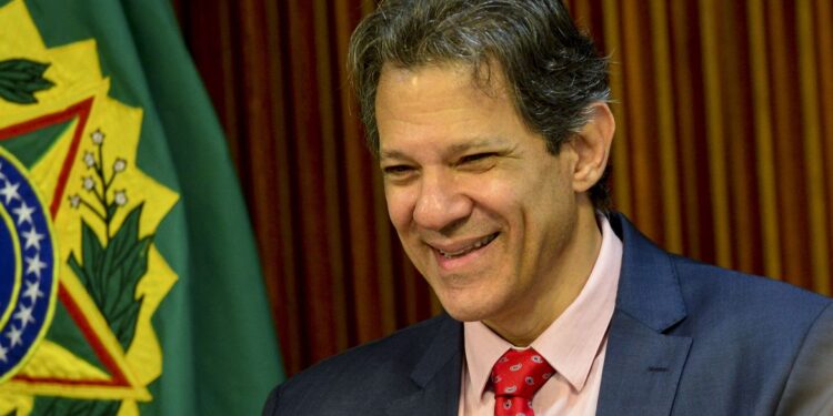 União compensará estados em R$ 26,9 bi por ICMS de combustíveis