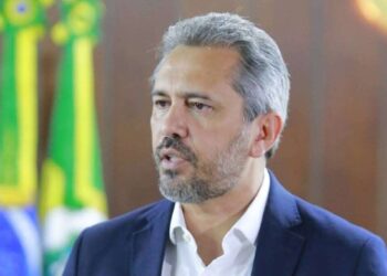 Governador Elmano de Freitas vai à China a fim de ampliar investimento estrangeiro no Ceará