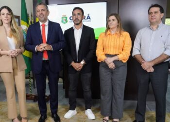 Governador do Ceará anuncia reajuste de 14,95% para professores da rede pública estadual