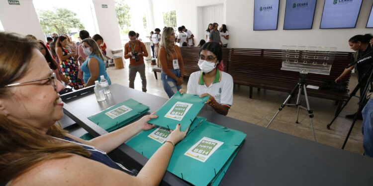 Governo do Ceará lança edição 2023 do projeto que auxilia preparação dos alunos da rede estadual para o Enem