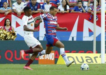 Fortaleza vence o Fluminense e assume liderança do Brasileiro