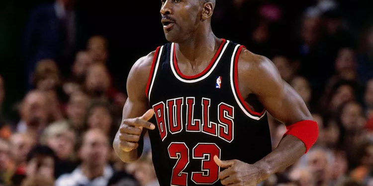 Mansão de Michael Jordan é invadida, e suspeito é preso no local