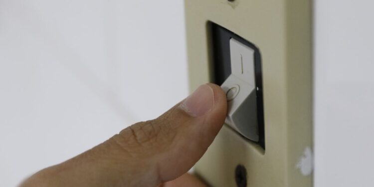 Aneel mantém bandeira tarifária verde para maio