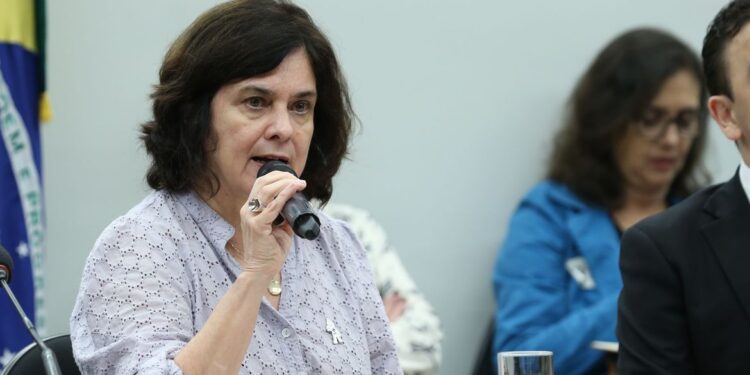 Nísia Trindade defende programa de preparação para futuras pandemias