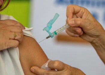 Covid-19: número de doses da vacina bivalente aplicadas no Brasil já passa de 7,8 milhões