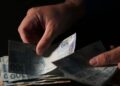 Renda comprometida com dívidas é a menor desde antes da pandemia