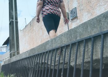Cagece alerta sobre infração de destinar água de chuva às redes de esgoto