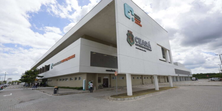 Ministra da Saúde anuncia mais de R$ 130 milhões para ampliar atendimento no Hospital Regional do Vale do Jaguaribe