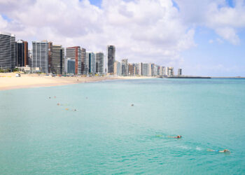 Fortaleza lidera ranking de destinos nacionais mais buscados para as férias de julho