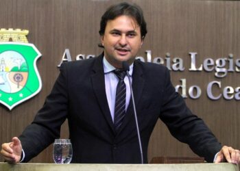 MP acusa prefeito de Aquiraz de crime de responsabilidade por contratação irregular de servidores na pandemia