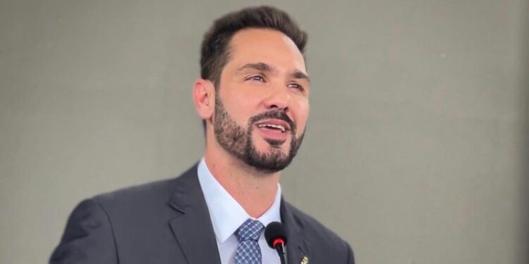 Deputado Estadual Guilherme Bismarck requere construção de um Centro de Eventos do Litoral Leste em Aracati