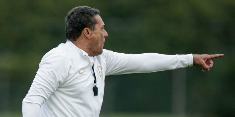 Luxemburgo aparece no BID e pode estrear pelo Corinthians na Libertadores