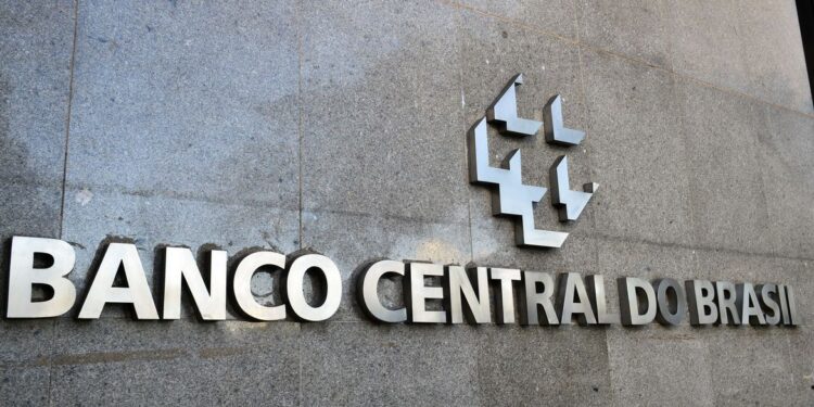 Copom mantém novamente juros básicos da economia em 13,75% ao ano