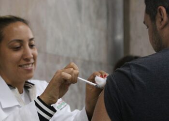 Covid-19: fim da emergência não altera status de pandemia