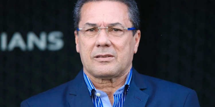 Vanderlei Luxemburgo volta ao Corinthians como solução de emergência