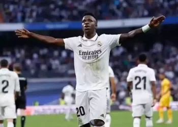 Lula pede providências contra racismo sofrido por Vini Junior