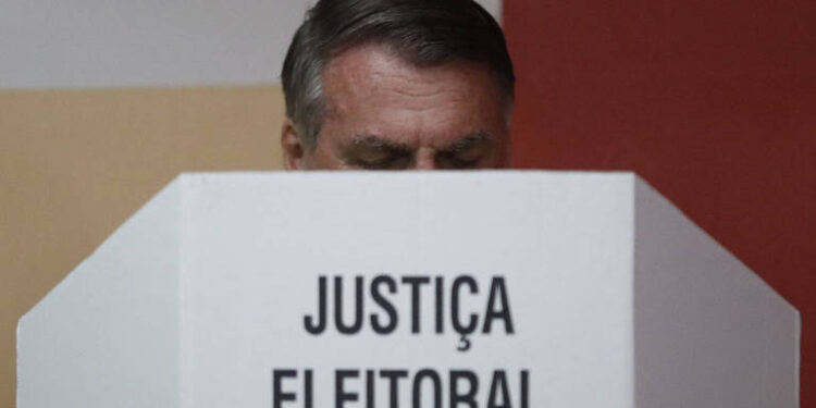 PT vai insistir em ações no TSE mesmo com inelegibilidade de Bolsonaro