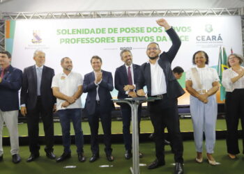 Uece ganha novos 130 professores empossados após concurso público