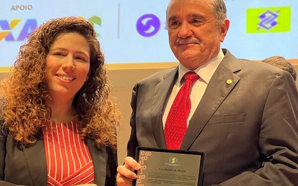 Aracati recebe Prêmio de Melhor Município em Governança e Gestão do Brasil